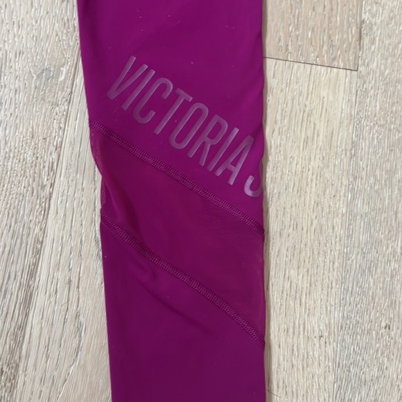 Victoria’s Secret Sport Knockout Leggings. Small. - Picture 4 of 10